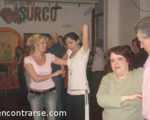 3817 7 VENI a Av. BOEDO 830 * que BAILANDO CON LAS CLASES de DANIELA SEGUIMOS APRENDIENDO y MEJORANDO SALSA , ROCK y AMERICANO! 