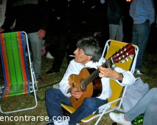 No se puede cantar con un cigarro en la boca !!!! :Encuentro Grupal COMPARTAMOS CON AMIGOS A LA ORILLA DEL RIO