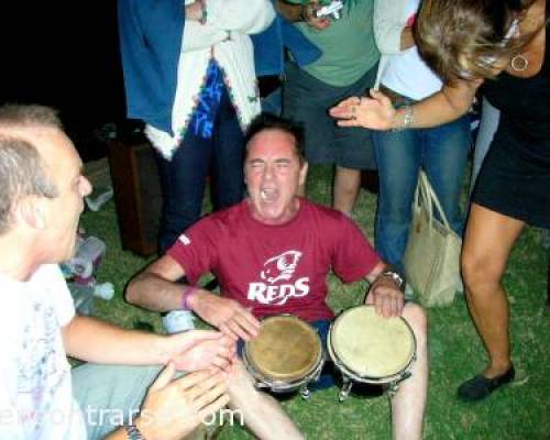 gritos guturales indigenas, quizas? :Encuentro Grupal RECIBIMOS EL DIA DE LOS ENAMORADOS ,4º PICNIC EN LA COSTA DE VICENTE LOPEZ