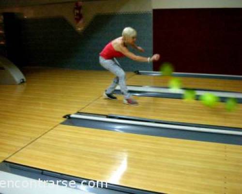 Que buena esta foto !!!!!!!!!!! :Encuentro Grupal ¿QUIÉN QUIERE BOWLING? AQUÍ LO TENÉS ! 