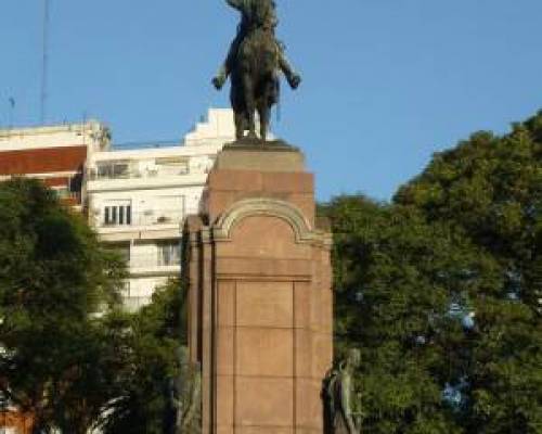 4576 3 MONUMENTOS DE BUENOS AIRES POR LA JONES 