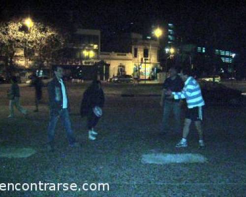 4663 3 Caminamos en Parque Centenario a las 20.00 hs