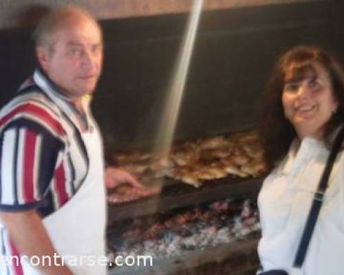 4717 19 UN APLAUSO PARA EL ASADOR !!!!Y PARA SU ASISTENTE