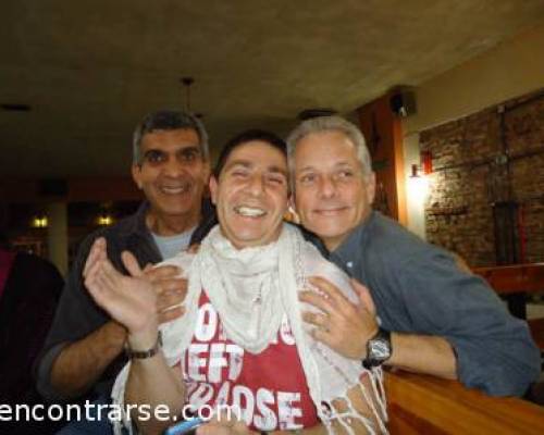 que lindo q la gente se quiera... :Encuentro Grupal BOWLING en el OESTE. Seguimos firmes reunièndonos.