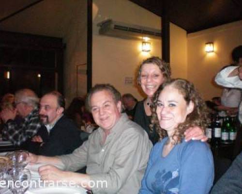 ¡Què hermosa sonrisa Susy! Gracias Miguel y Ana por estar. :Encuentro Grupal VOLVEMOS A JUGAR AL BOWLING Y AL POOL EN ACATRAZ Y DESPUÉS NOS VAMOS A CENAR. VENI A DIVERTIRTE!!!