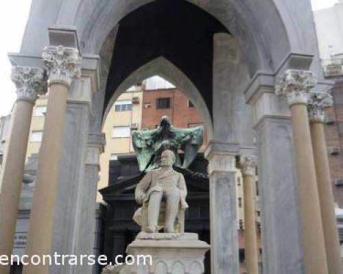 5556 41 CEMENTERIO DE LA RECOLETA - POR LA JONES