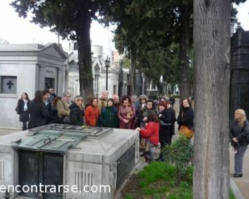 5556 49 CEMENTERIO DE LA RECOLETA - POR LA JONES