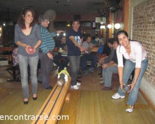 5688 5 En el Oeste creemos que hacemos BOWLING y POOL,Venìs??????