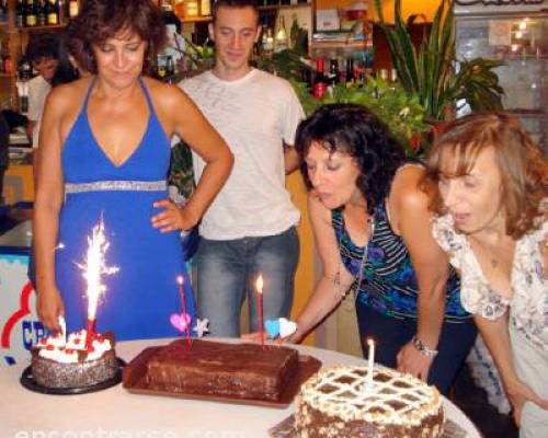 6454 25 Este viernes te invito...Patricia889, su hijo, Anamab y Cristalonline, festejan sus cumples en Cladd y Jess...