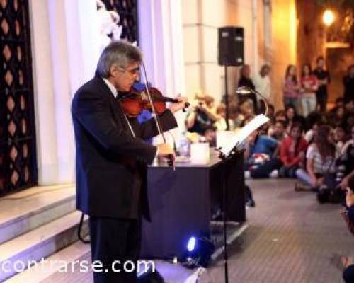 6475 30 NOCHES DE LUNA Y MISTERIO- ALBERTO LAISECA EN EL CEMENTERIO DE LA RECOLETA