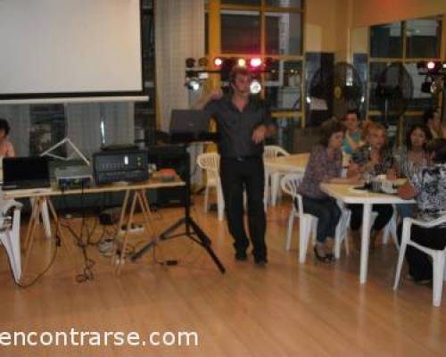 Marcelo, lo más divertido del juego fue tu lectura de nuestras respuestas!!! Que bien nos hace reirnos de nosotros mismos!!! :Encuentro Grupal Tarde de juegos cómicos, de ingenio y musicales con premios !!!