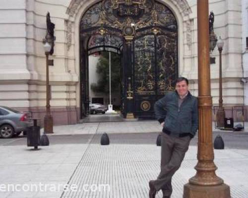 6729 5 BARES NOTABLES DE RETIRO - POR LA JONES