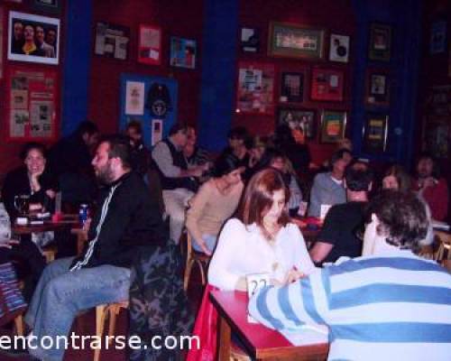 6825 5 NocHe enTrE amIgOS y blUEs en CALLE CORRIENTES-