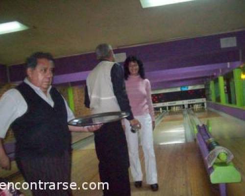 6888 19 Vení a jugar al Bowling con palos chicos o al pool en el OESTE