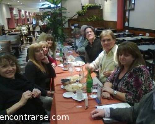 6984 2 CLUB SOCIAL CAFE DE FLORES- El cafe de los Galanes tambien reciben a las chichis....