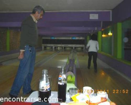 7021 3 Vení a jugar al Bowling con palos chicos o al pool en el OESTE