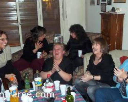 Un momento de seriedad de la "patota".- :Encuentro Grupal COMIDA Y GUITARREADA EN LO DE MAJO