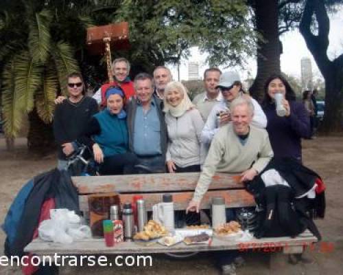 7168 13 EN PALERMO LE HACEMOS HONOR A LA PATRIA, cambiamos torta por PASTELITOS Y TORTAFRITAS