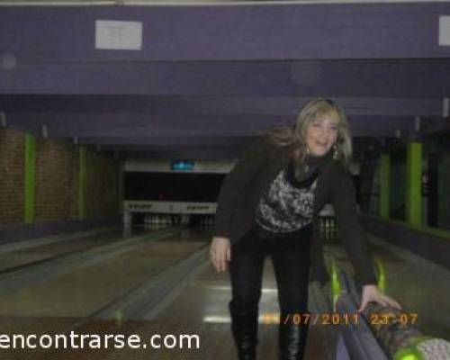 7225 12 Vení a jugar al Bowling con palos chicos o al pool en el OESTE