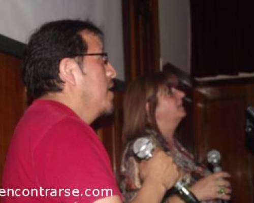 7326 51 Como todos los meses volvemos a divertirnos cantando!!!