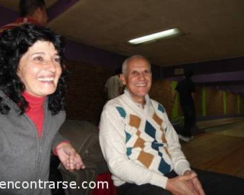 7332 2 Vení a jugar al Bowling con palos chicos o al pool en el OESTE