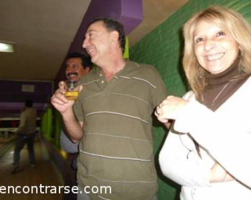 7332 8 Vení a jugar al Bowling con palos chicos o al pool en el OESTE