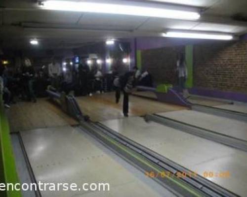 7332 84 Vení a jugar al Bowling con palos chicos o al pool en el OESTE