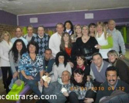 7428 32 Vení a jugar al Bowling con palos chicos o al pool en el OESTE