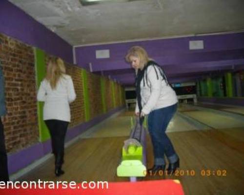 7428 5 Vení a jugar al Bowling con palos chicos o al pool en el OESTE