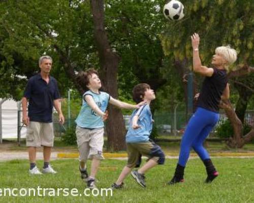 7771 37 DEPORTES, GIMNASIA, ENTRENAMIENTO GRAL Y P/CARRERAS 