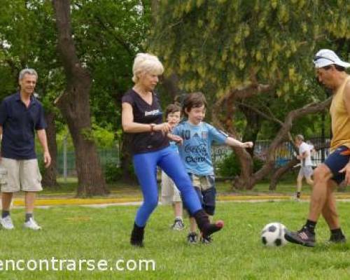 7771 38 DEPORTES, GIMNASIA, ENTRENAMIENTO GRAL Y P/CARRERAS 