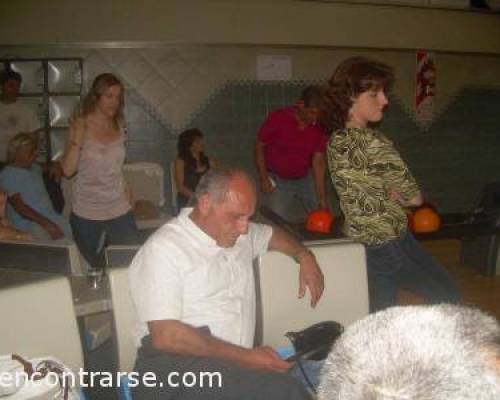 7884 6 Nos encontramos para intentar JUGAR BOWLING ???