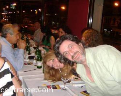 Que tipo metido este!!! :Encuentro Grupal Cafecito **Zona Norte**   CAFE DE LOS POETAS