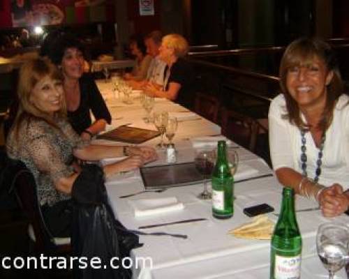 Silvi hermosa, Mario escondido y Marrolen y yo en las tinieblas jaja :Encuentro Grupal Cafecito **Zona Norte**  FESTEJAMOS EL CUMPLEAÑOS DE WILLY Y DE INESZNET!!!