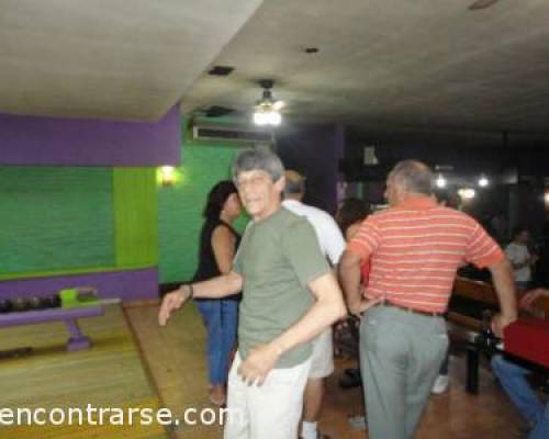 8028 14 Venite a el Oeste Intentamos jugar Bowling