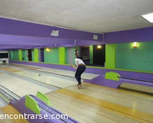 8028 4 Venite a el Oeste Intentamos jugar Bowling