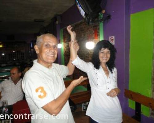 8028 7 Venite a el Oeste Intentamos jugar Bowling