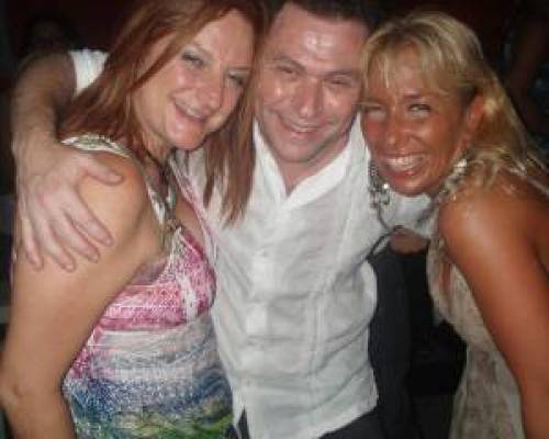 8165 13 BUENO CHICOS Y CHICAS EMPEZAMOS EL 2012 CON TODO EN DISCO SIX Y BAULANDO !!!!!