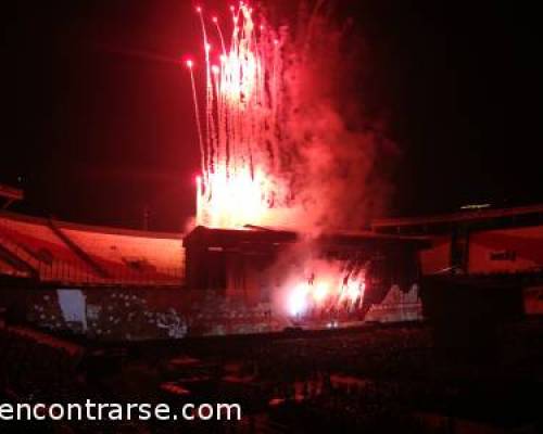 8002 6 ROGER WATERS: THE WALL LIVE TOUR