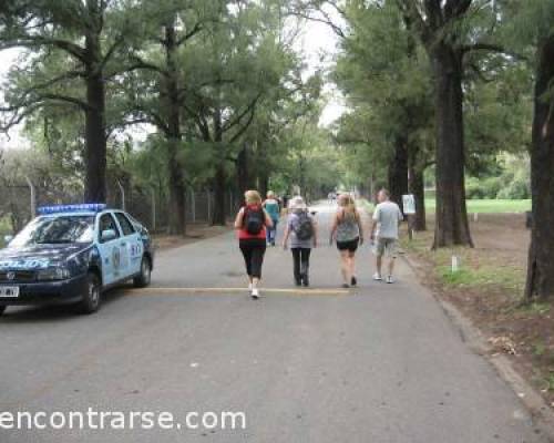 8307 7 Sabado, caminata...