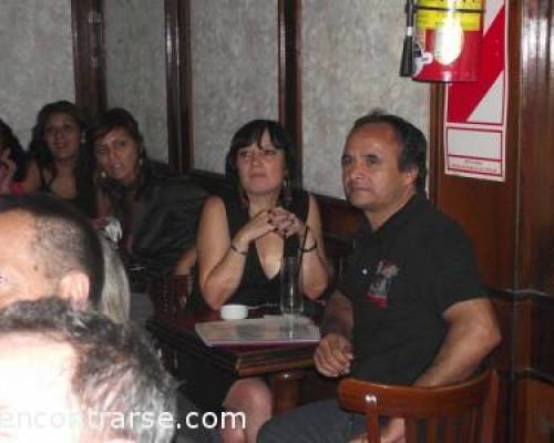 8344 37 APROVECHAMOS LA AUSENCIA DE ADRIANA Y HACEMOS CANTAR A DOS CABALLEROS. UNO MAS LINDO QUE EL OTRO Y DESPUES HACEMOS KARAOKE.