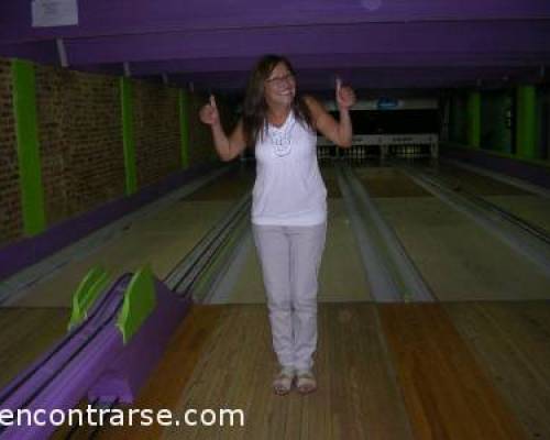 8404 14 EN EL OESTE LOS VIERNES JUGAMOS BOWLING Y POOL