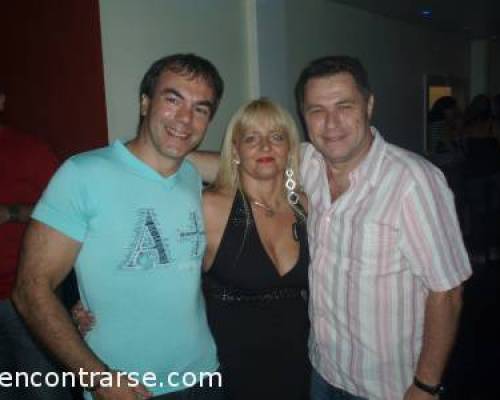 8415 7 Y SI SI SEGUIMOS BAILANDO EN DISCO SIX PARA LOS QUE NOS QUEDAMOS EN BAIRES !!!!!!