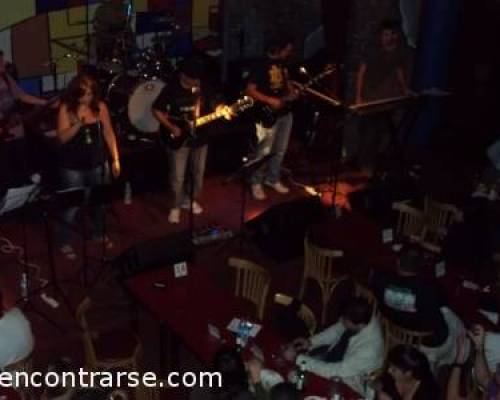 8483 5 NocHe EntrE AmIgoS y BLues-GALLO ROJO-