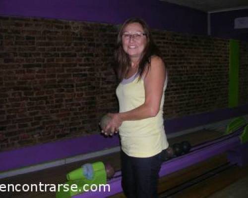 8507 12 EN EL OESTE LOS VIERNES JUGAMOS BOWLING Y POOL