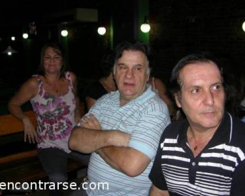 8507 7 EN EL OESTE LOS VIERNES JUGAMOS BOWLING Y POOL