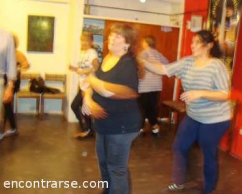 8666 9 Siguen las clases de ritmos latinos y rock, dictadas por Moni2006