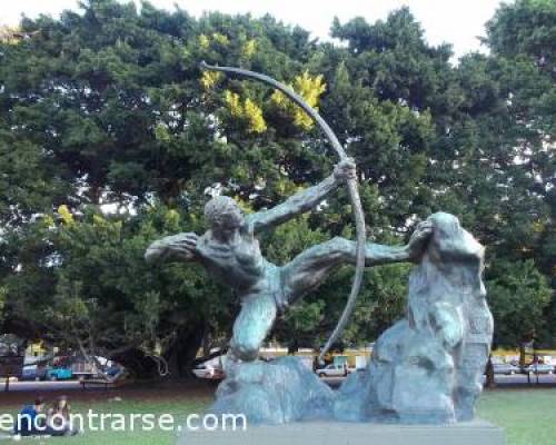 8716 7 CURIOSIDADES DE LOS MONUMENTOS-DE RECOLETA A PALERMO -POR LA JONES