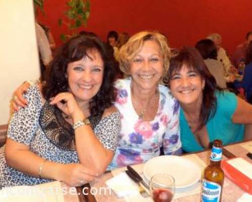 Encuentros Grupales (11/05/2012) :   ARIS festeja su cumpleaños en el Club de los Viernes!!!