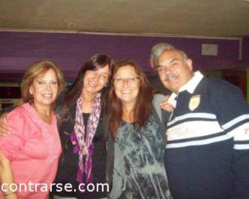 8798 14 EN EL OESTE LOS VIERNES JUGAMOS BOWLING Y POOL